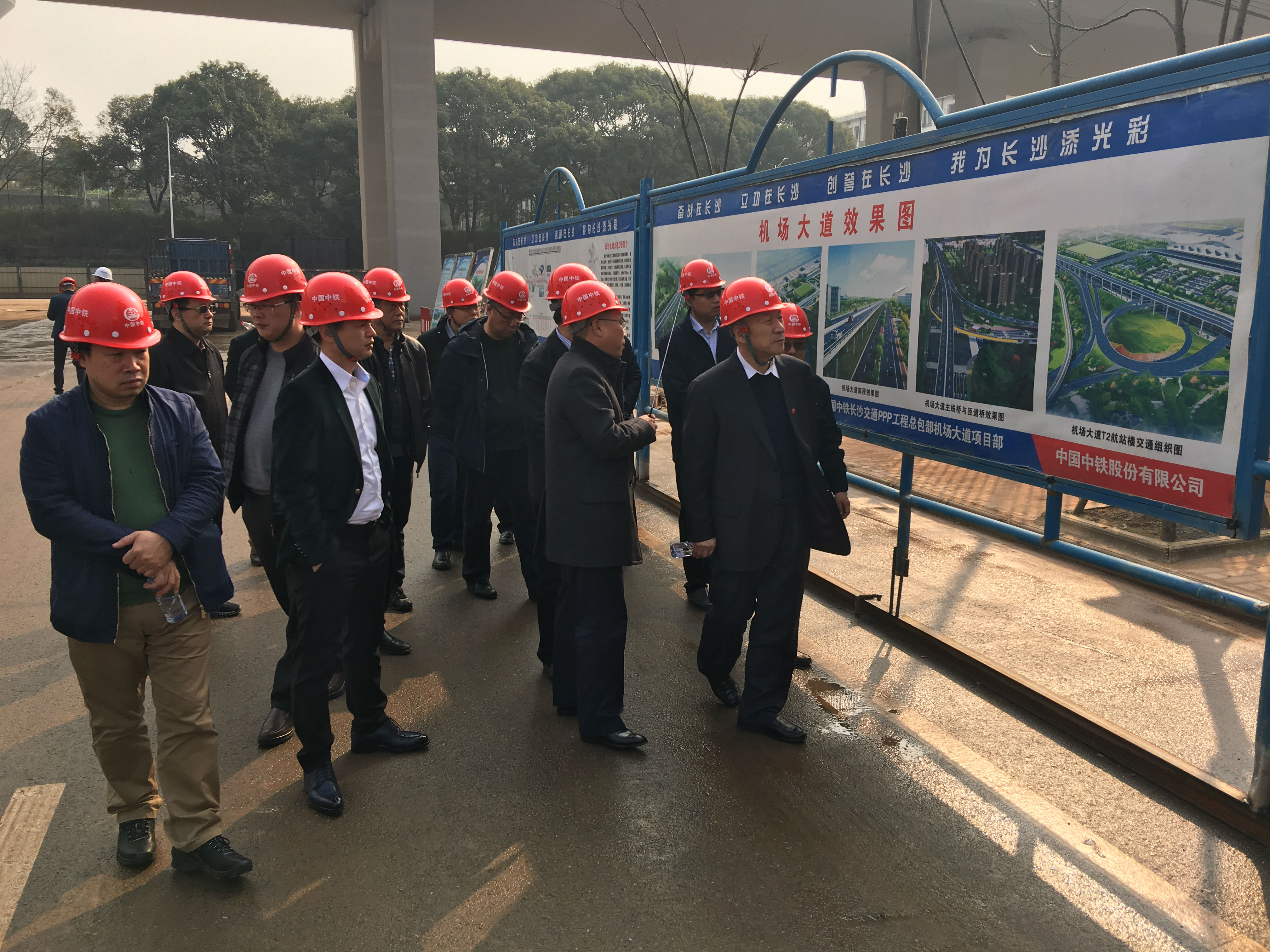 參觀長沙機(jī)場大道工程
